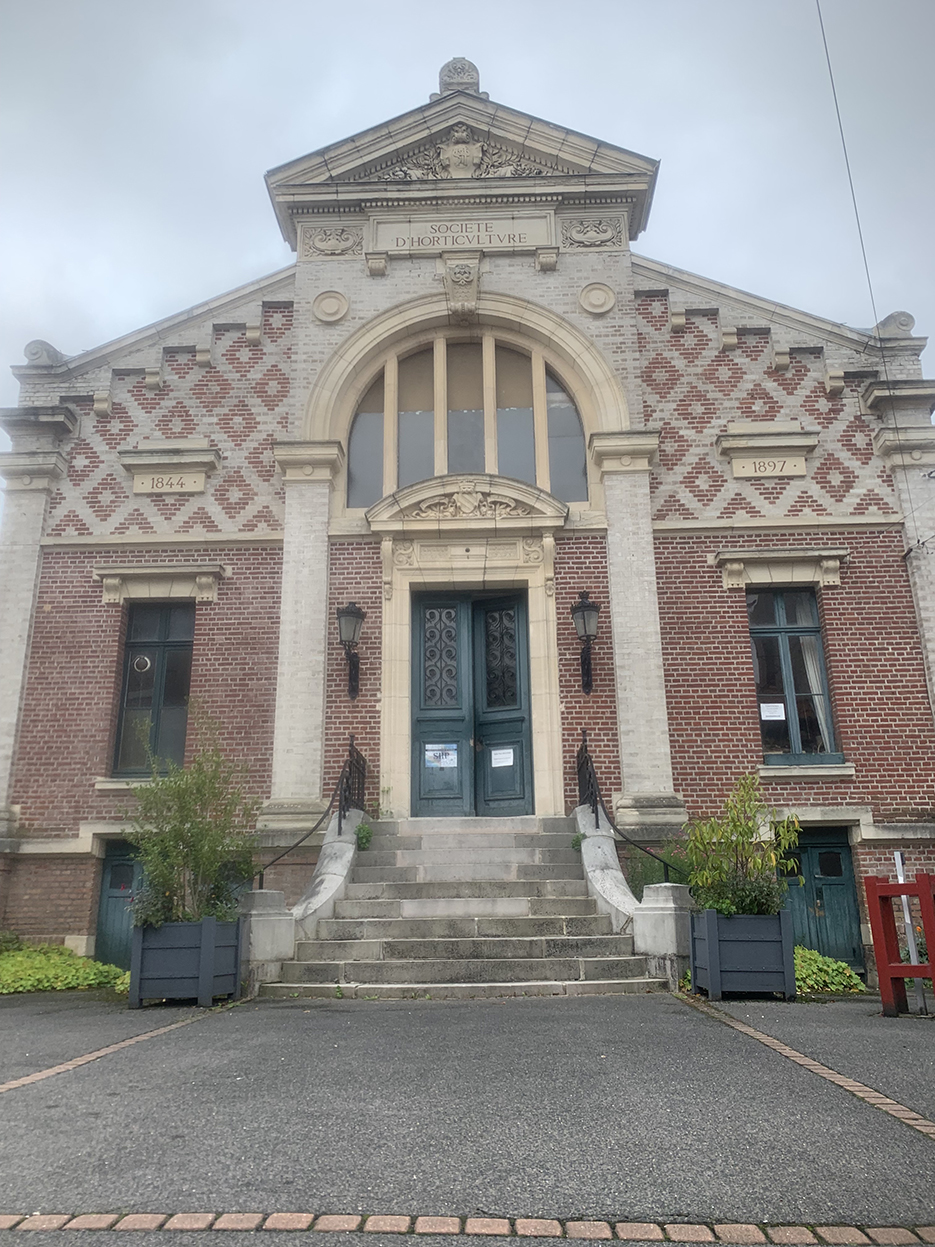 L’hôtel de la SHP se distingue par sa remarquable façade. 