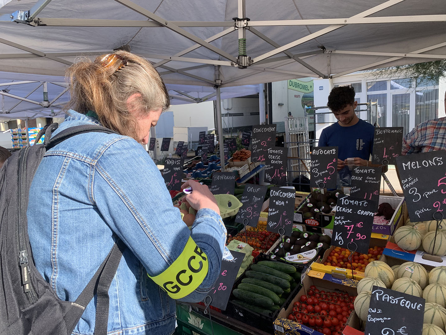 Les contrôles permettent notamment de lutter contre la francisation de produits importés et la concurrence déloyale. 
