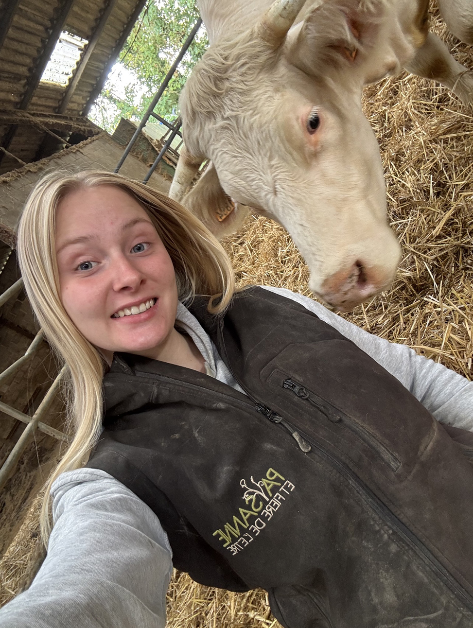 Louna Bonard : «certaines personnes peuvent encore penser qu’être agriculteur est un métier d’homme. Je veux montrer que les femmes sont autant capables.» 