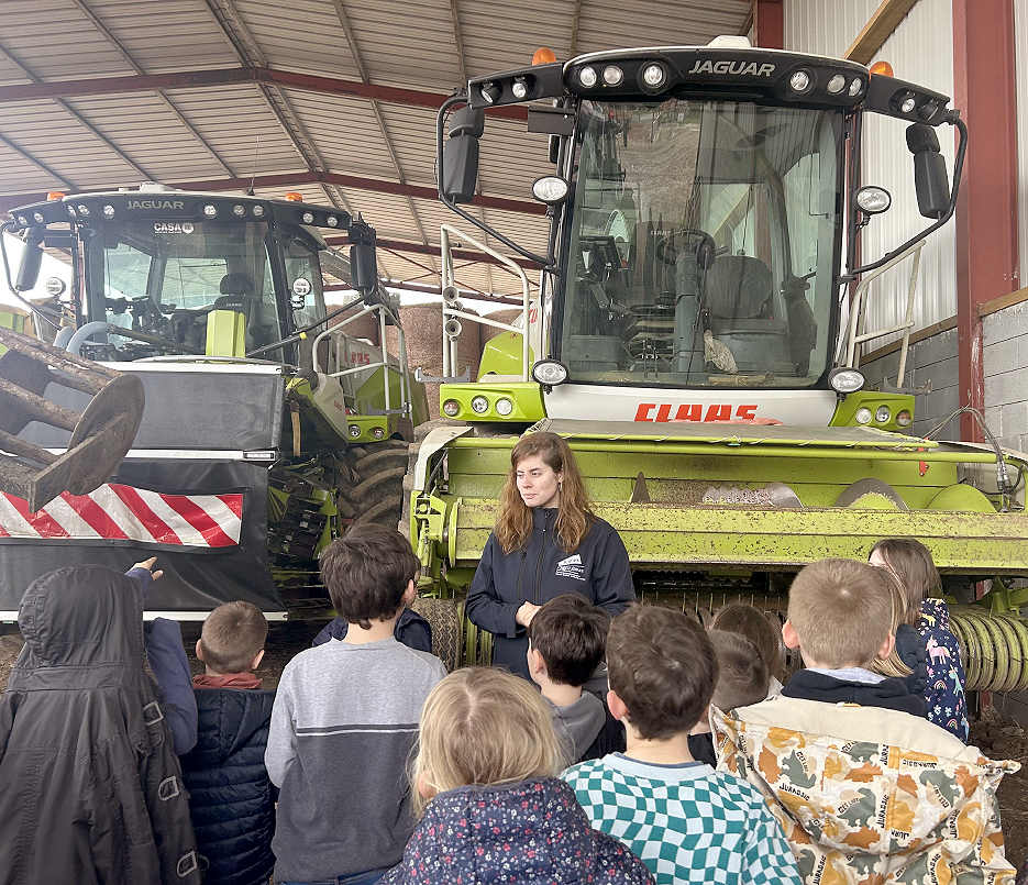 Pour Julie Macron, membre des Jeunes agriculteurs de la Somme, cet après-midi  a permis de «familiariser les enfants avec notre quotidien d’agriculteurs».