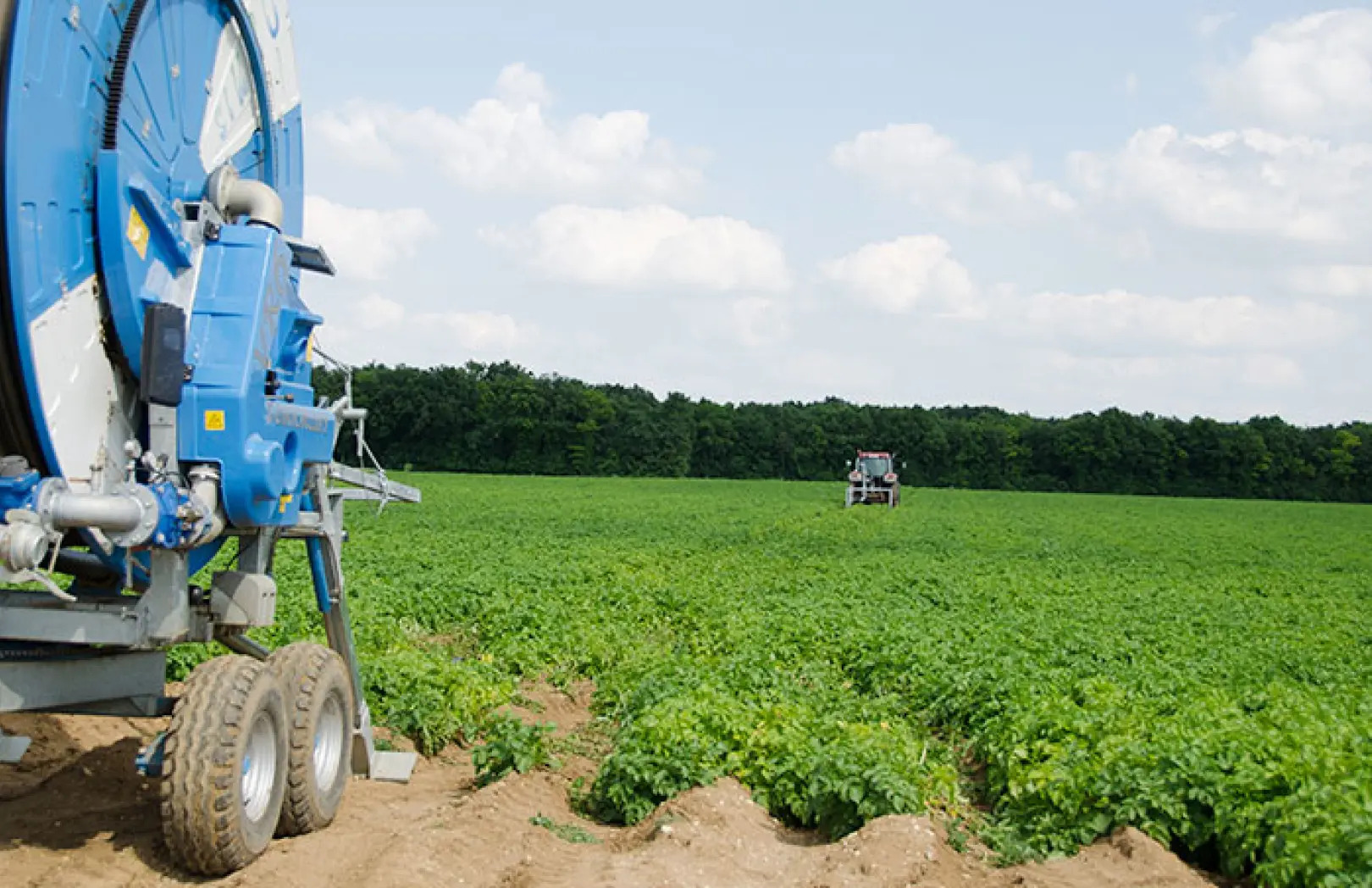 Soixante millions d’euros sont dédiés à «accompagner la modernisation, la rénovation, la sécurisation et le développement  de nouvelles infrastructures hydrauliques agricoles».