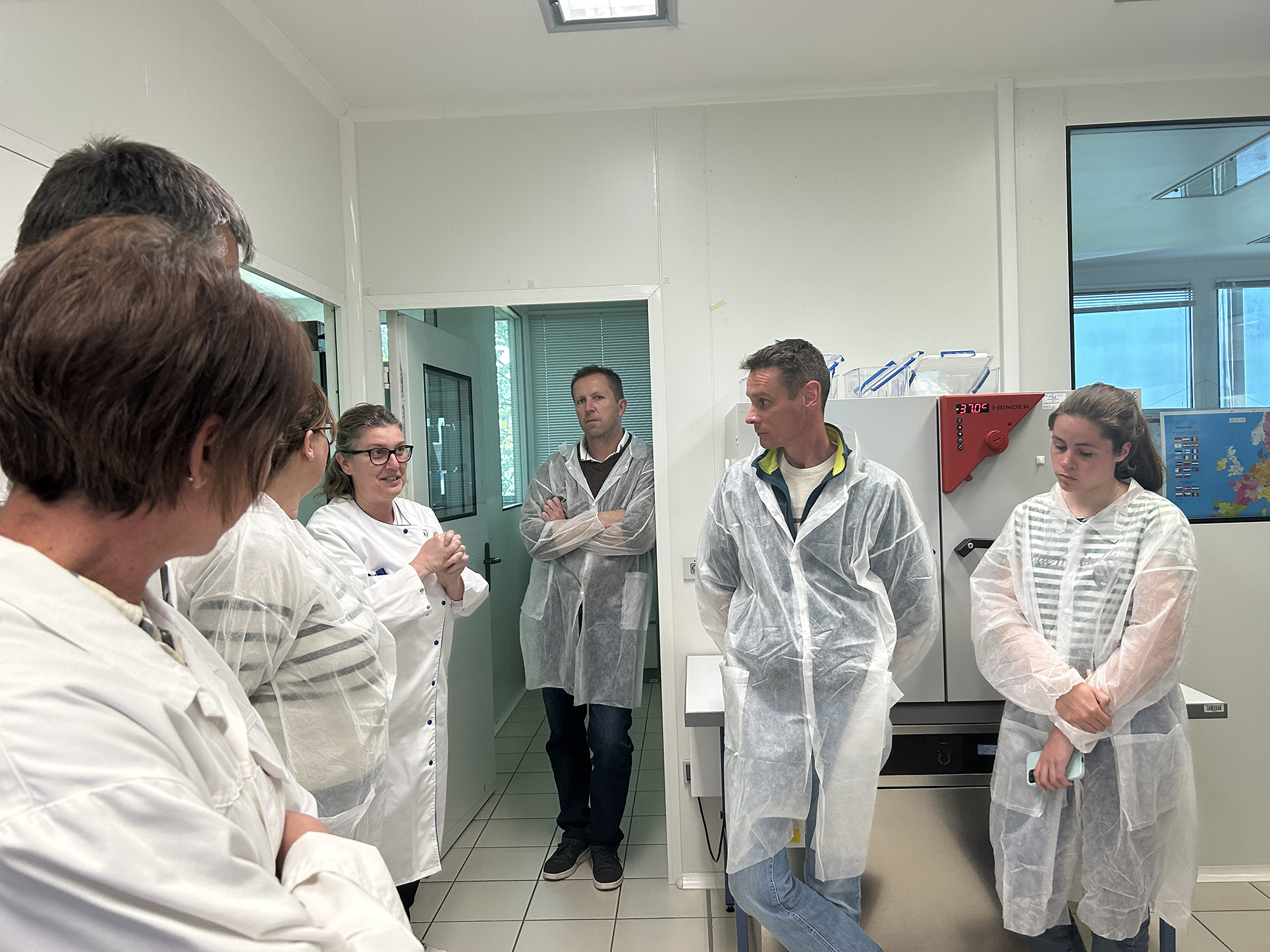 Le laboratoire d’analyses départemental de la Somme travaille avec de nombreux acteurs locaux : les éleveurs, les collectivités locales, le GDS Picardie, l’OFB,  la Fédération des chasseurs et bien d’autres.