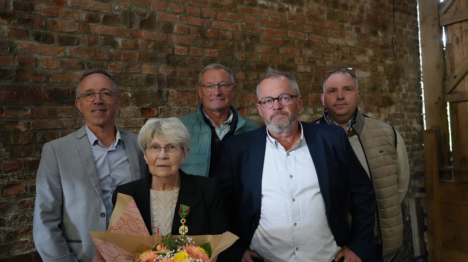 De gauche à droite : Jean Gosset, ancien président, François Pouchou, ancienne directrice,  Jean-François Potel, ancien président, Thierry Vroman, directeur, et Arnaud Vanhoutte, président.