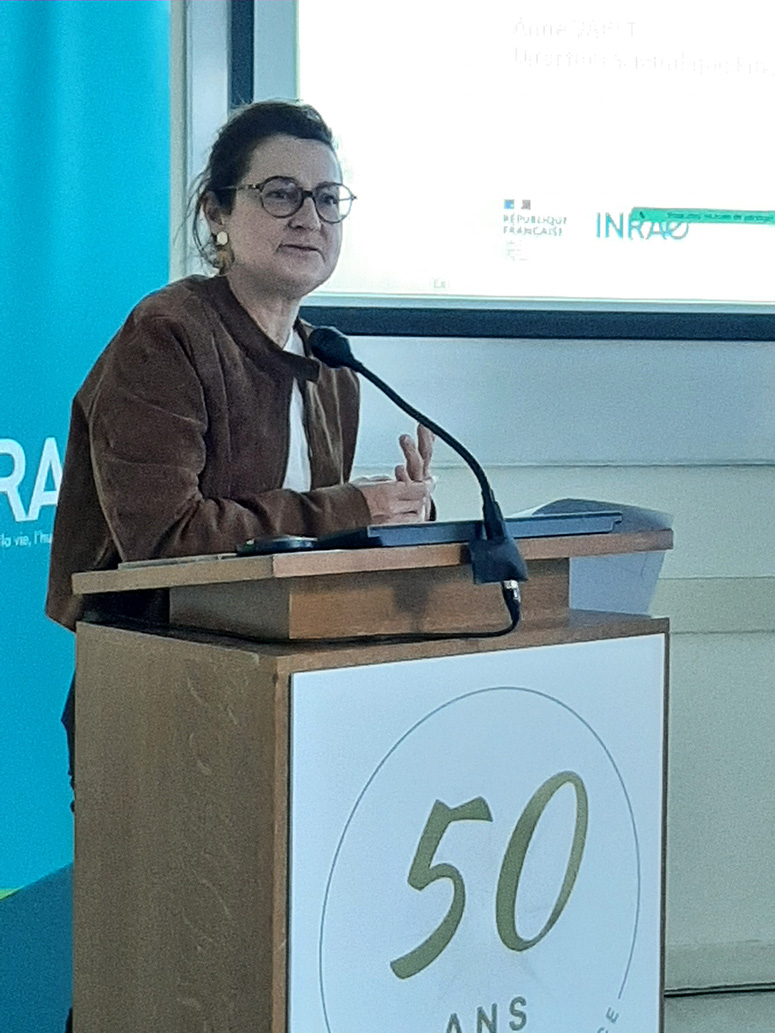 Le 5 juin, à Estrées-Mons, Anne Varet, directrice scientifique de l’Inrae et Julien Fosse, président de l’Inrae Hauts-de-France ont éclairé les participants au 50e anniversaire du centre régional public de recherche sur les enjeux du changement climatique pour l’agriculture et les pistes envisagées par l’Inrae à l’échelle régionale.