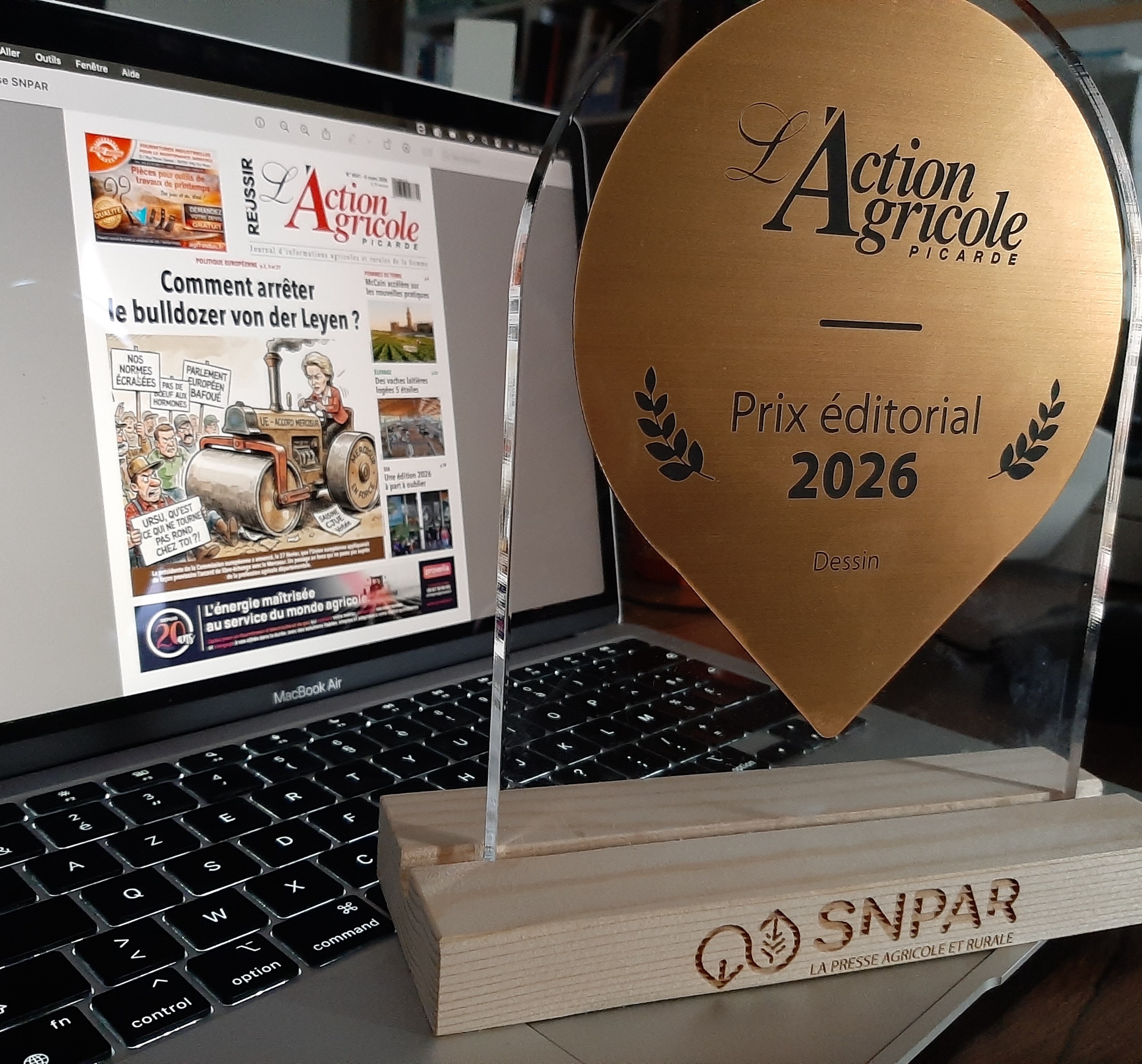 Ursula von der Leyen dessin SNPAR prix trophée éditorial