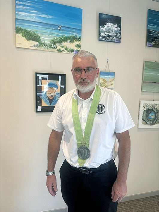 Laurent Coquelle a participé  à la création de la confrérie  de la moule de bouchot de Fort-Mahon dont il est aujourd’hui le Grand Maître. 