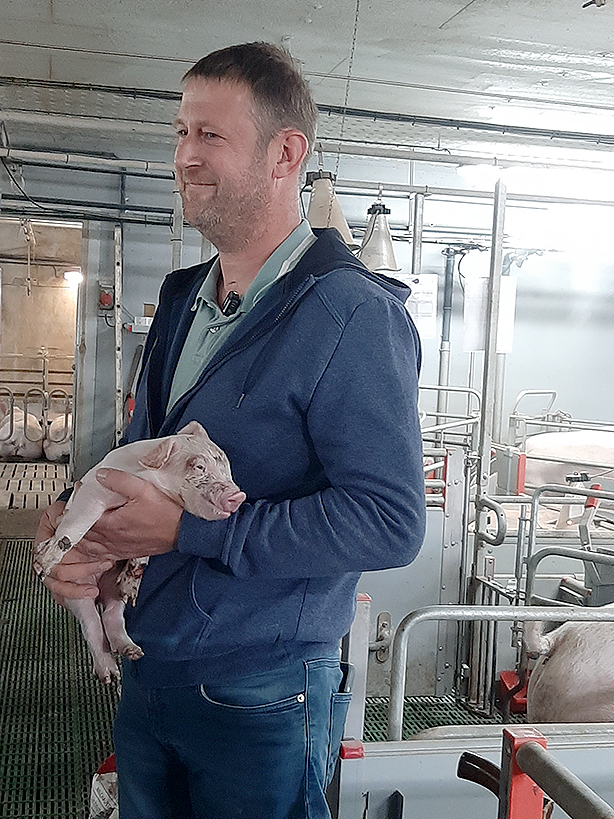 S’il ne connaissait rien à l’élevage porcin lors de son installation,  Christophe Ménard a depuis bien progressé, avec la passion de l’élevage. 