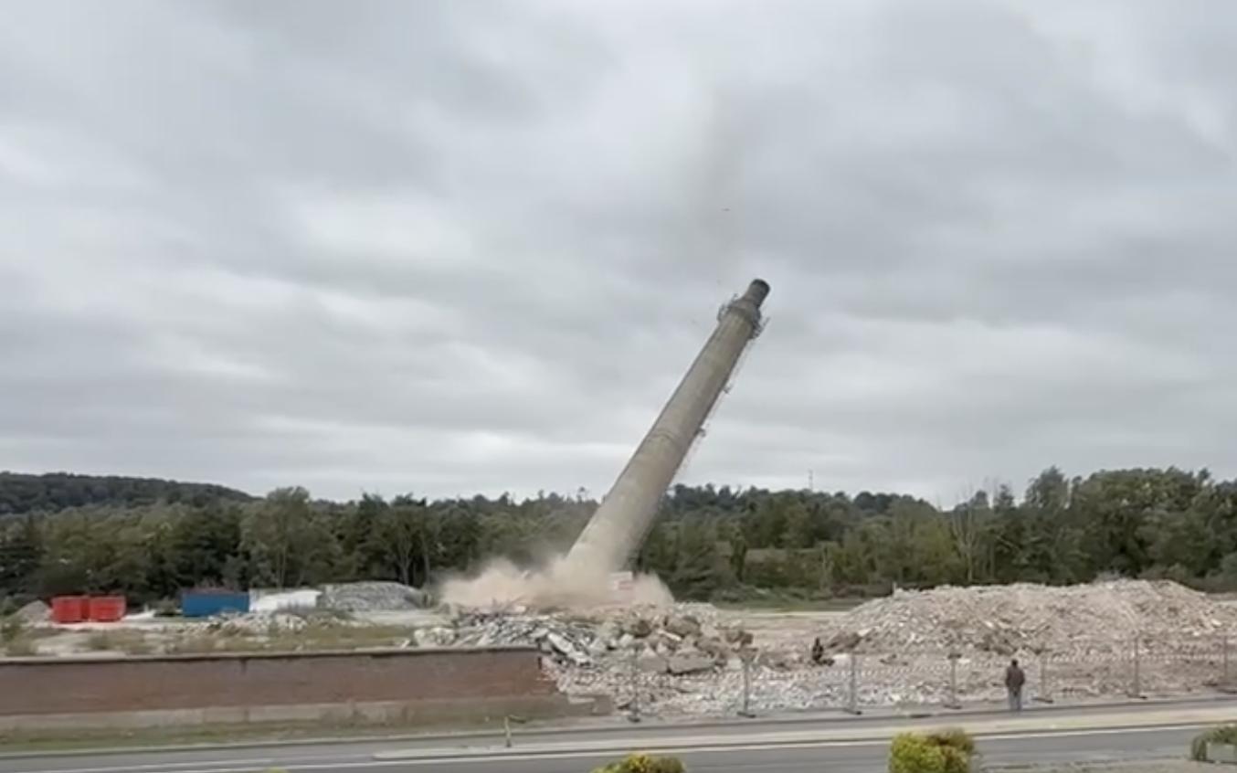 sucrerie de Beauchamps démolition cheminée