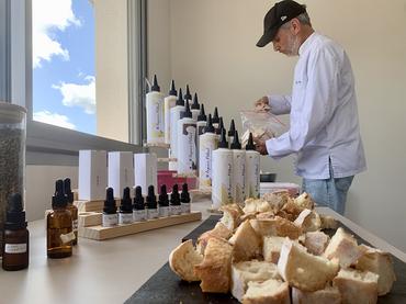 Le chef Aymeric Pataud proposait une dégustation d’Avocettes aromatisées.  