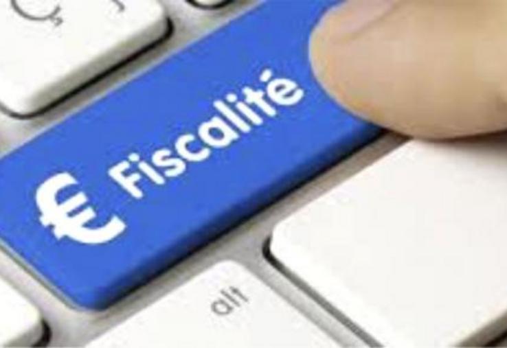 Les cessions de parts de SCEA constituées depuis moins de trois ans sont soumises au droit proportionnel de 3 %. 
Au-delà du délai de trois ans, elles sont taxées au droit fixe de 125 €.