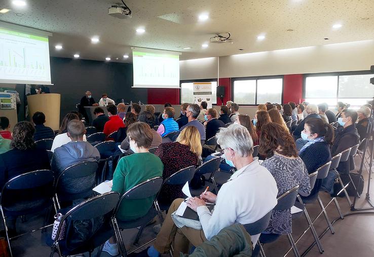 Plus d’une centaine de participants ont assisté au colloque «Abac»  du 23 septembre, témoignant d’un intérêt particulier pour l’agriculture  de conservation en bio, même s’il reste encore pas mal de chemin à parcourir.  
