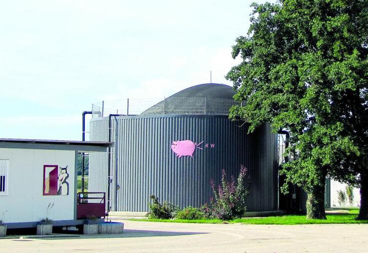 L’unité de petite méthanisation, qui produit du biogaz, est alimentée 24 heures sur 24 heures par le lisier de porcs à 100 % issu de l’exploitation.