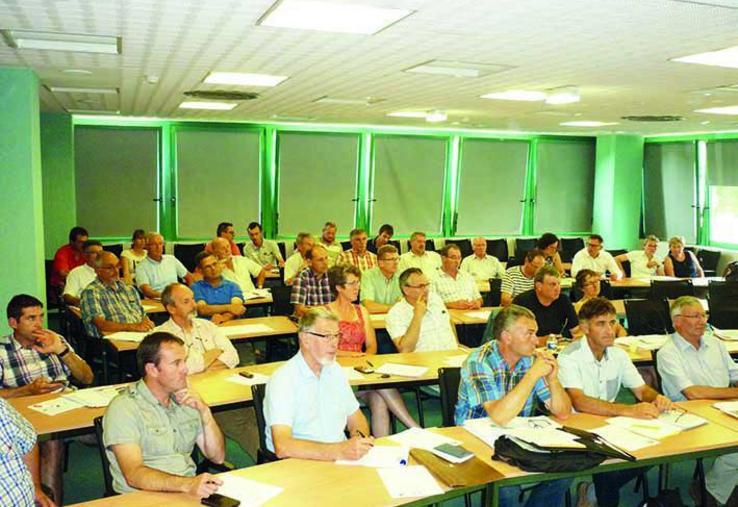 Réunion de travail des élus cantonaux d’Ailly-sur-Noye et Moreuil qui préparent leur rapprochement territorial.