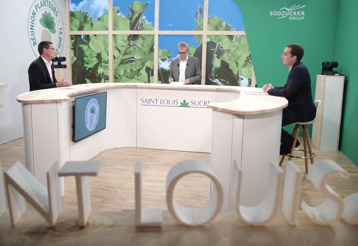 Les responsables de Saint Louis Sucre (SLS) – Thomas Nuytten, directeur betteravier à gauche – lors d’une réunion  en vision ouverte aux planteurs le mercredi 16 juin qui aura réuni plus d’un millier de participants. 