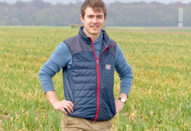 Des poireaux pousseront dans ce champ dès le mois de juin. Blaise Crété saura, en décembre, lors de l’arrachage, 
si le pari est gagné ou non.