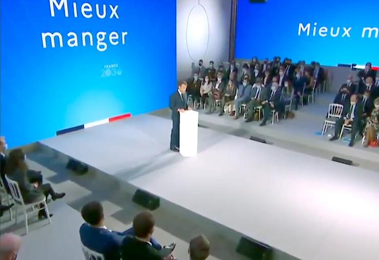 Emmanuel Macron lors de la présentation du plan d’investissement doté de 30 milliards le 12 octobre. 