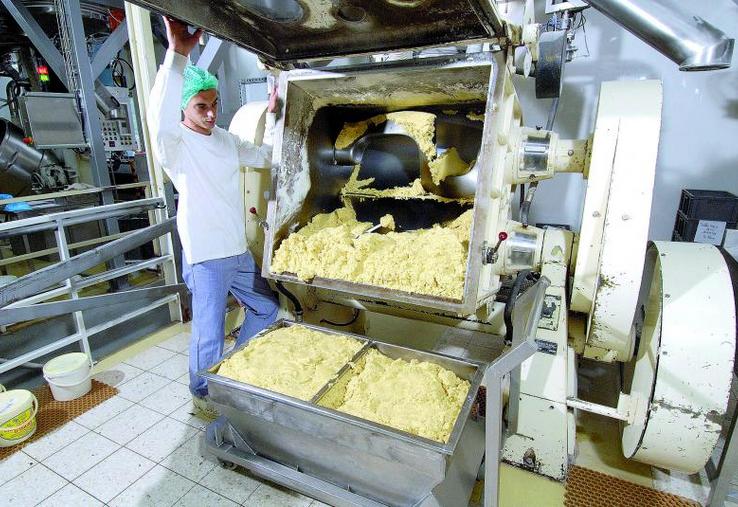 La forte hausse des prix concerne essentiellement le beurre industriel, mais celui en magasin a tout de même augmenté de 5 % en quelques mois. 