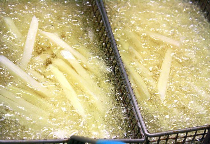 Face à une «soif d’huile de cuisson usagée», l’UE se retrouve à en importer massivement pour l’incorporer dans la fabrication de biocarburants. 