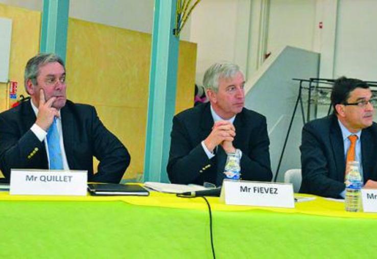 De gauche à droite : Thierry Leclère, délégué départemental de l’ITB ; Alexandre Quillet, président de l’ITB ; Dominique Fievez, président de l’ASBS ; François Verhaeghe, directeur de Saint-Louis Sucre à Roye ; et Vincent Laudinat, directeur général de l’ITB.