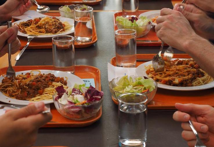 Des produits biologiques labellisés, ou à haute valeur environnementale, devraient faire leur apparition dans les menus des restaurants collectifs au plus tard au 1er janvier 2022.