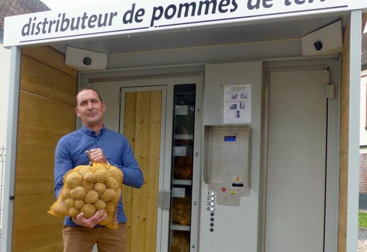 Le distributeur automatique permet à Jérôme Walpoel de gagner un temps fou. Plus besoin de vendre ses pommes 
de terre au marché. 