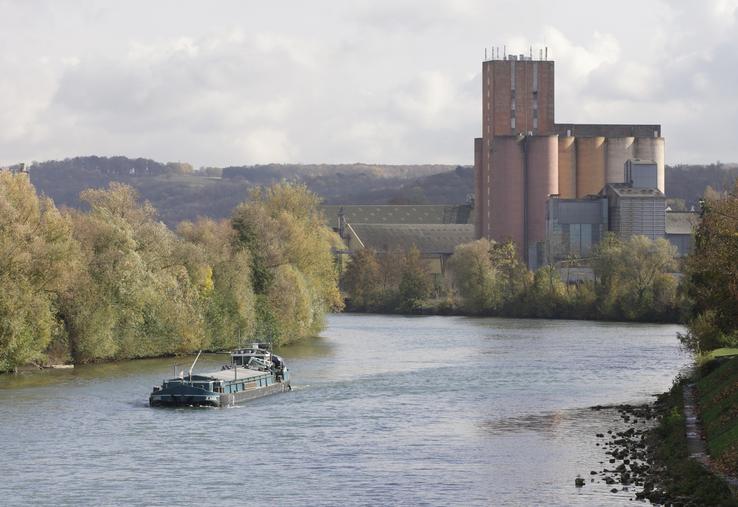 La mise en service du port de Péronne doit coïncider avec celle du Canal Seine-Nord Europe.