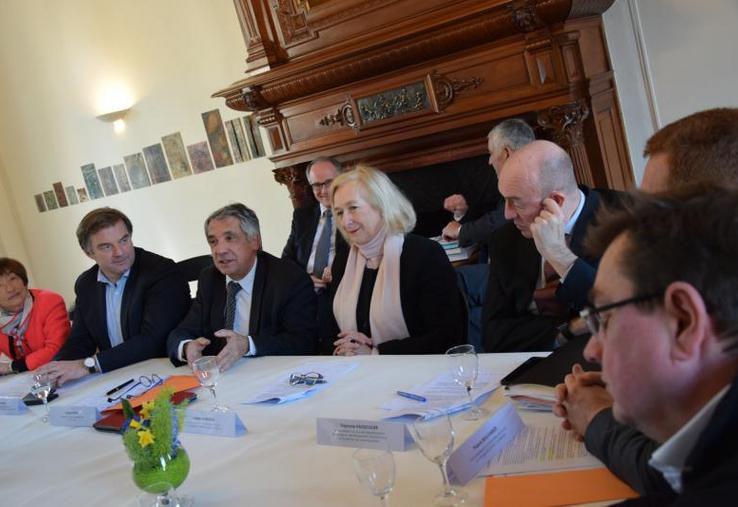 Laurent Somon, entouré de ses vice-présidents, détaillait, le 8 février, le budget primitif 2018 à la presse.