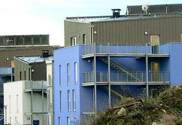 L’économie française, comme mondiale, pourrait connaître un début de reconstruction en 2017. Mais, attention, risques 
et vulnérabilités restent en embuscade.