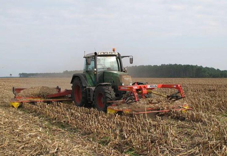 Gérer les résidus par broyage et enfouissement est le premier des leviers à mettre en œuvre pour réduire les populations. 