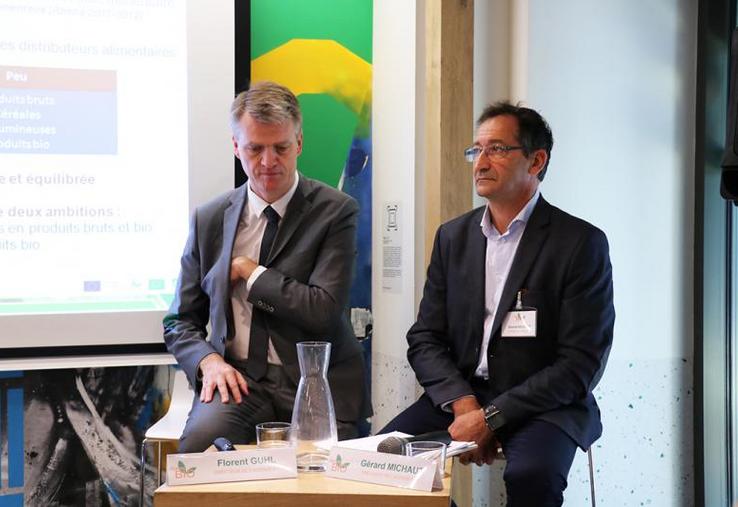 Florent Guhl (directeur de l’Agence Bio) et Gérard Michaut (président de l’Agence Bio) à Paris, le 15 septembre, 
à l’occasion de la présentation des chiffres de la filière bio pour le 1er semestre 2017.
