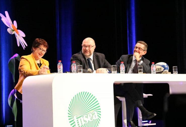 Christiane Lambert, Stéphane Travert et Jérôme Despey, le 29 mars, au 72e congrès de la FNSEA, à Tours.