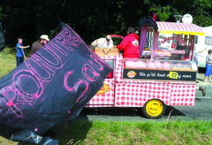 Cochonou a été la cible des JA sur le Tour de France.