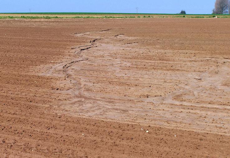 Face aux représentants de la profession agricole et d’élus d’autres collectivités, le message du vice-président du Conseil départemenal de la Somme Emmanuel Noiret résonne comme un appel à «mener une démarche volontaire et concertée». «Si chacun fait dans son coin, ce ne sera pas efficace», a-t-il dit.© 