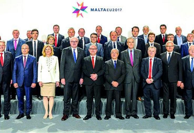 Les ministres de l’Agriculture et de la pêche de l’Union européenne, réunis le 23 mai 2017 à La Vallette (Malte), pour un conseil informel.