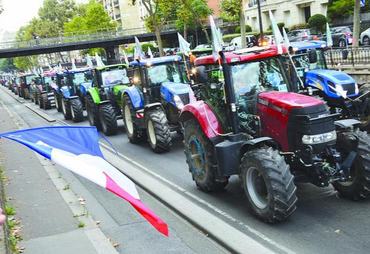 La mobilisation a été supérieure aux attentes. Plus de 1 700 tracteurs, contre 1 000 annoncés, ont convergé Place Nation.