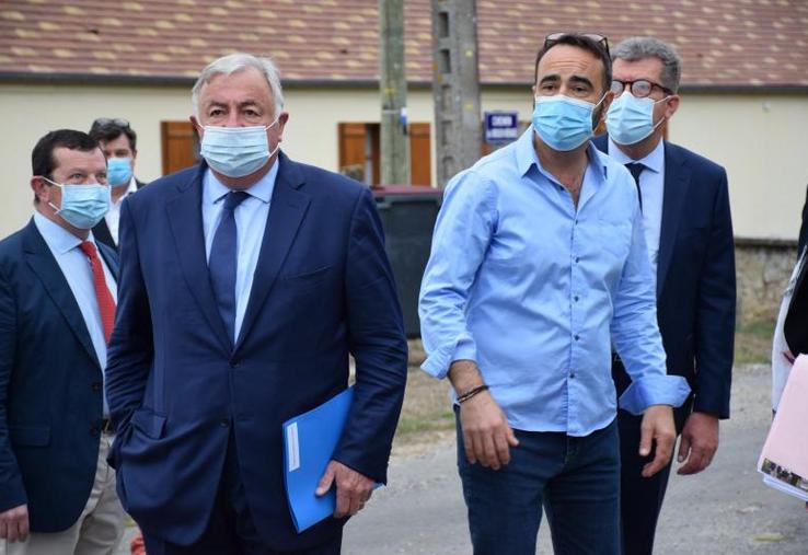 Fin de semaine dernière, le président du Sénat était déjà en Picardie, dans le département de l'Aisne. Venu soutenir les candidats Antoine Lefèvre et Pascale Gruny pour les élections sénatoriales, il s'est également rendu chez Philippe Meurs, agriculteur à Oulchy-le-Château.