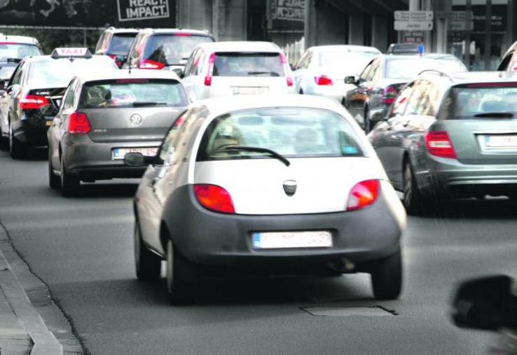 La fiscalité sur le malus se durcit, la prime à la casse double et cherche à éliminer les voitures âgées, notamment les vieux diesels.