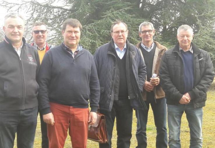 De g. à d., le nouveau bureau de la section : Bernard Delefortrie, Hubert Caron, Denis Delattre, Michel Randjia, Etienne Godart et Philippe Demachy.