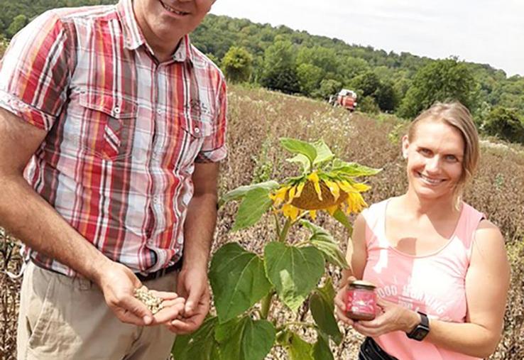 Franck Dehondt a récolté le 8 août dernier les féveroles qui seront valorisées d’ici quelques semaines par Béatrice Maire 
dans différentes recettes.
