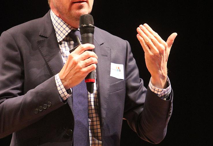 Le conférencier spécialiste des questions géopolitiques et géoéconomiques Denis Deschamps, le 23 janvier, à Mégacité Amiens.