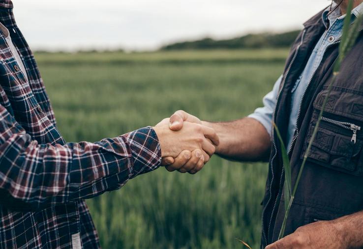Président de la fédération nationale des propriétaires ruraux, Bruno Keller a rappelé que les propriétaires sont des «apporteurs de capitaux, des investisseurs pour l’activité agricole» avant d’alerter sur «le risque d’avoir des milliers d’hectares en friches  si l’on ne redonne pas de l’intérêt au foncier». 