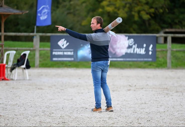 Quand il imagine un parcours d’obstacles, Arnaud Bazin pense toujours au cheval avant tout. 