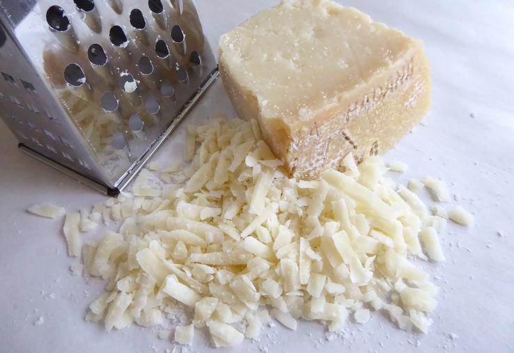 Plusieurs filières sont impactées, comme les exportations de fromages italiens, tels que le parmesan, qui accusent une perte de 60 Mio €.
