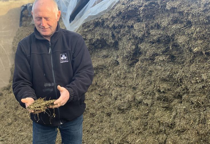 Réduction du temps de travail, du coût alimentaire et amélioration des résultats techniques. Francis Coulon ne voit que  des avantages au Pulp’Mix. 