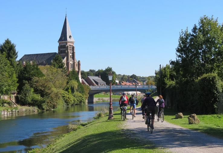 La Somme est un département phare du cyclotourisme. Les 160 km de la véloroute vallée de la Somme  sont particulièrement fréquentés. 