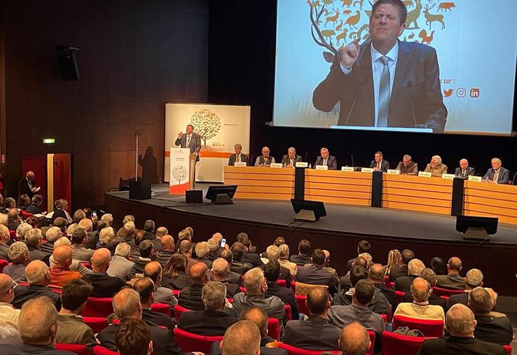 Entre enjeux cynégétiques et politiques, Willy Schraen a expliqué pendant  près d’une heure en quoi la chasse «s’inscrit bien dans le patrimoine rural»,  et s’apparente «à un mode de vie». 