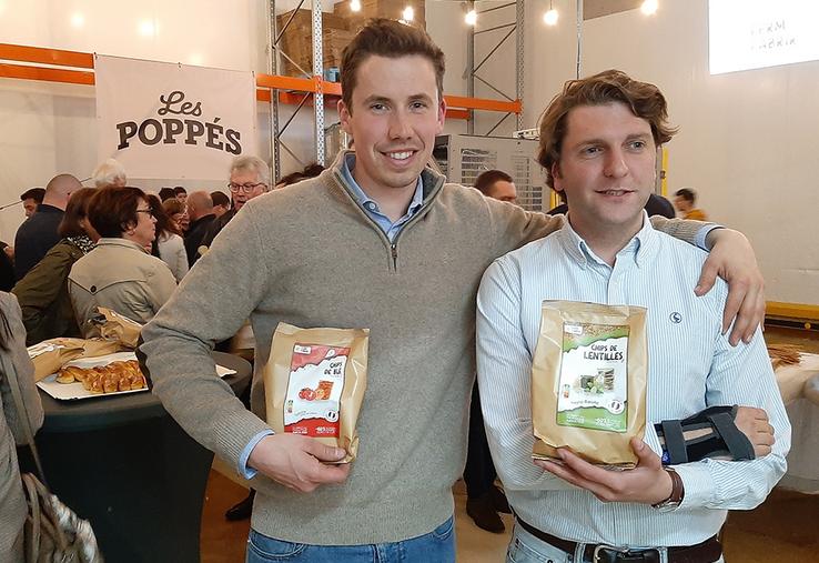 Pierre-Louis et Charles, les deux associés de Ferm Fabrik. Dans leur dos,  le nom de la nouvelle gamme avec laquelle ils comptent partir à l’assaut  d’une nouvelle clientèle. 