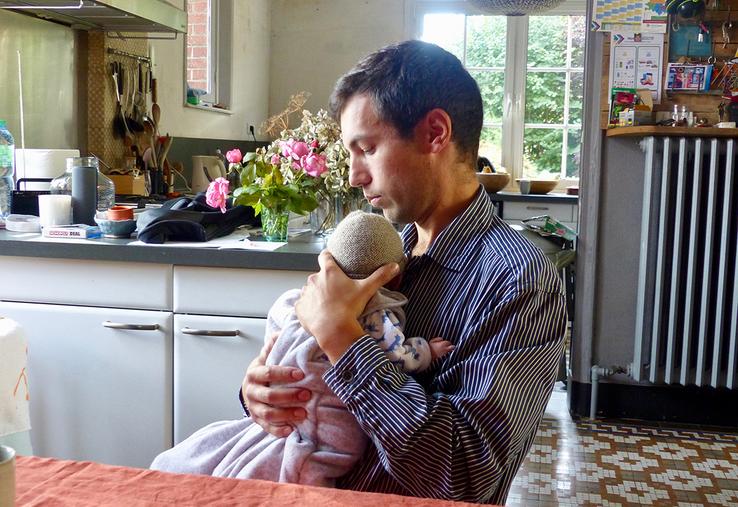 «Un bébé, c’est un projet à deux.» Grâce à son remplacement, Alexandre Gru peut profiter de ses vingt-cinq jours de congé paternité. 