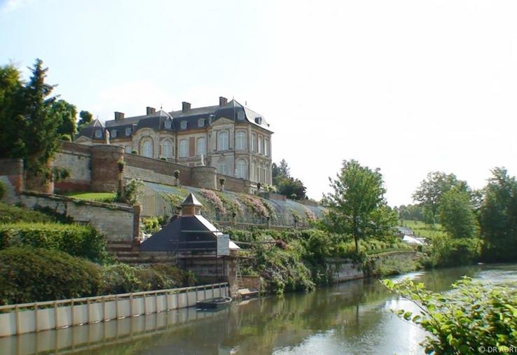 La Maison éclusière de Long et le château de Long propose de profiter des 20 ha du parc  en compagnie d’un guide nature, afin de découvrir les petits habitants cachés dans l’herbe. Samedi 5 juin de 10h à 12h ; réservation au 06 81 66 31 80. 