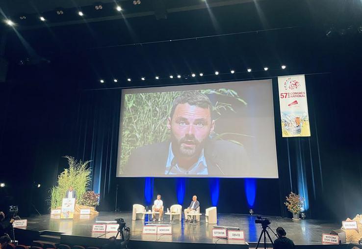 Pierrick Horel, éleveur bio, succède à Arnaud Gaillot à la tête du syndicat  Jeunes agriculteurs.